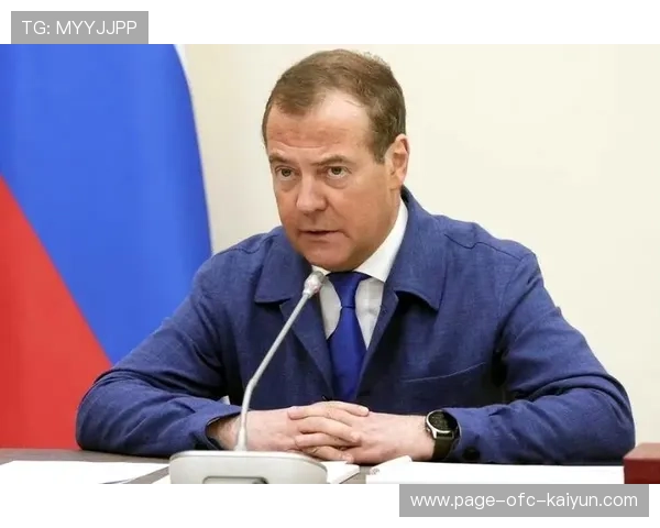 梅德韦杰夫硬地场上简直无解，节奏拿捏死死的，梅德韦杰夫专访