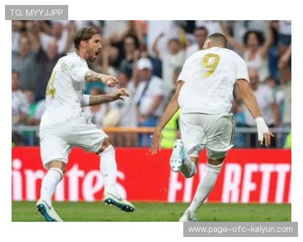 莱奥边路外脚背传中落点绝佳 莱奥边路外脚背传中落点绝佳